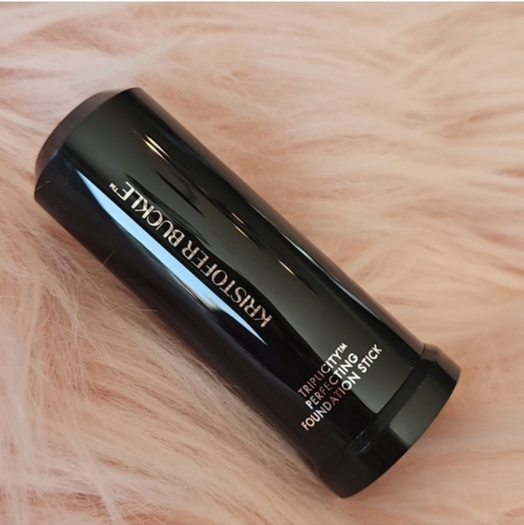 NIB $45 Kristofer Buckle Perfecting Foundation Stick Shade Medium - Picture 2 of 9
